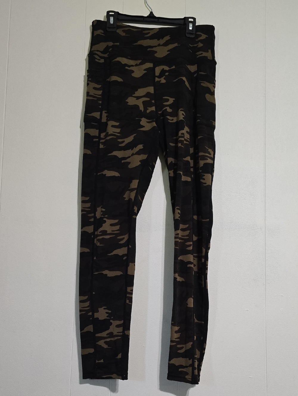 Womens Camo Active Leggings - Olive/Black